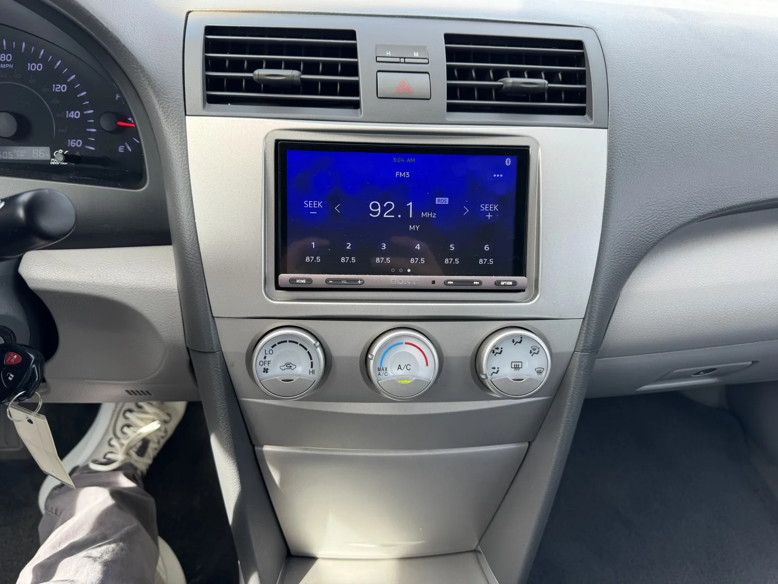 Toyota Camry photo 25