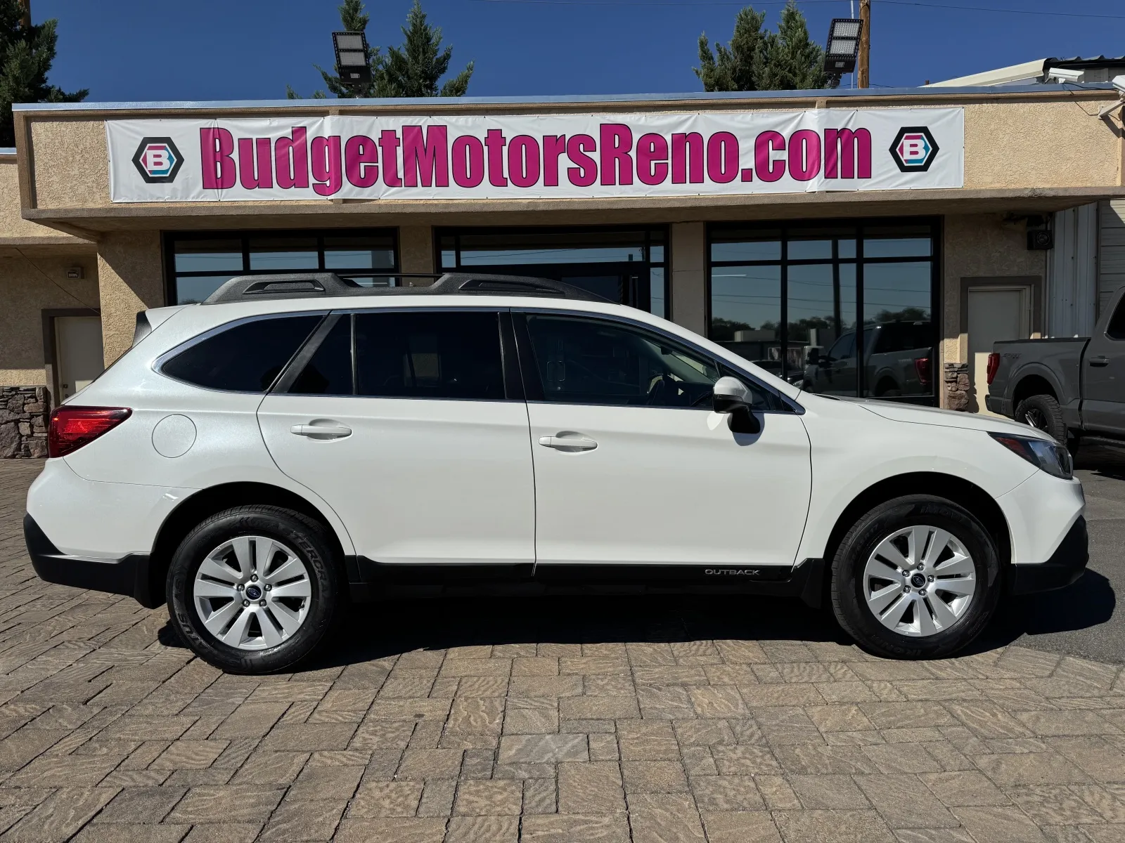 White 2018 Subaru Outback 2.5i Premium for sale in Reno, NV