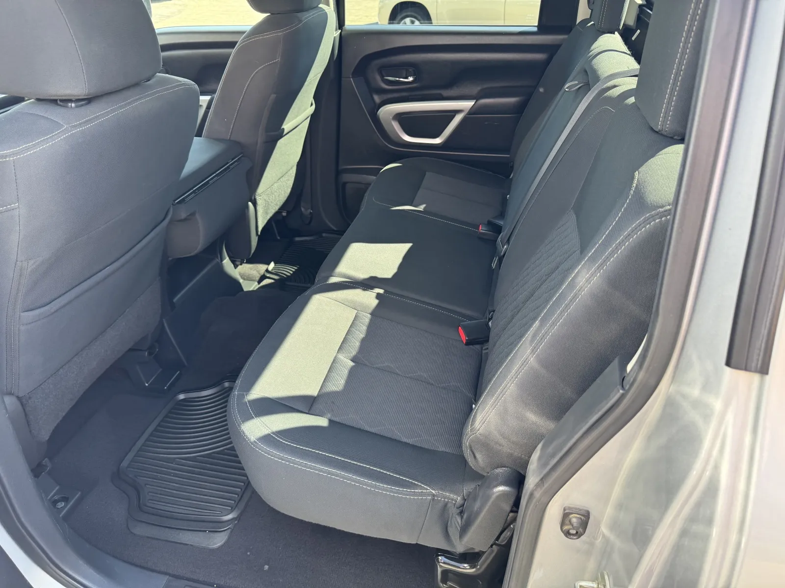 Nissan Titan photo 27