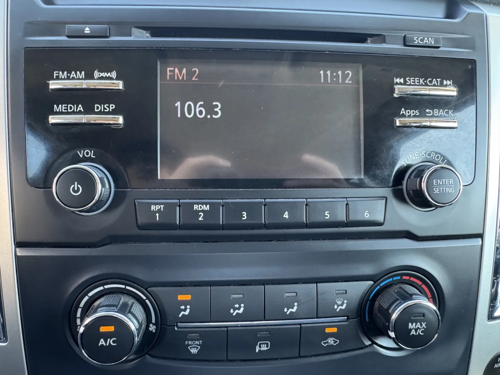 Nissan Titan photo 22