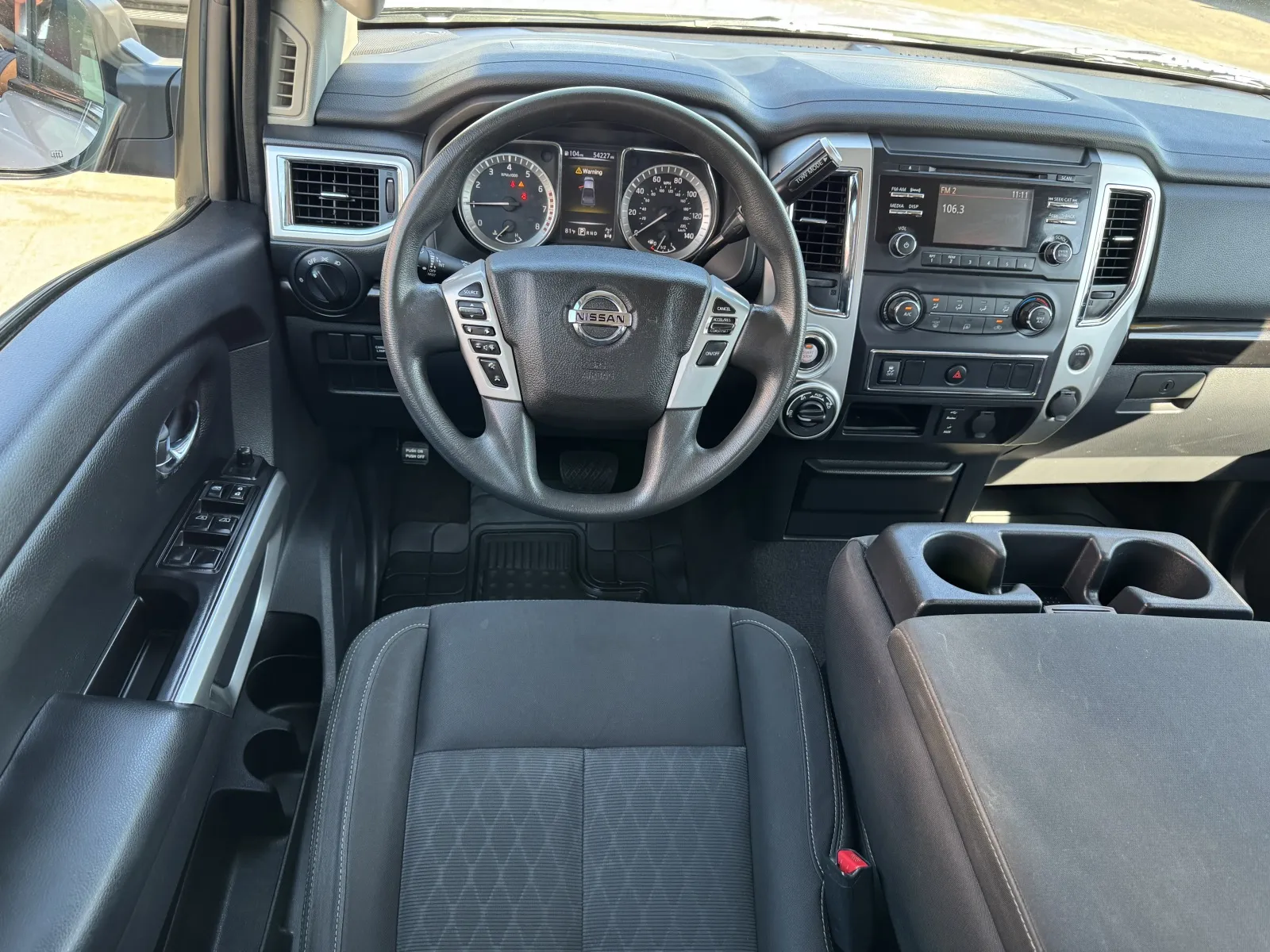 Nissan Titan photo 13