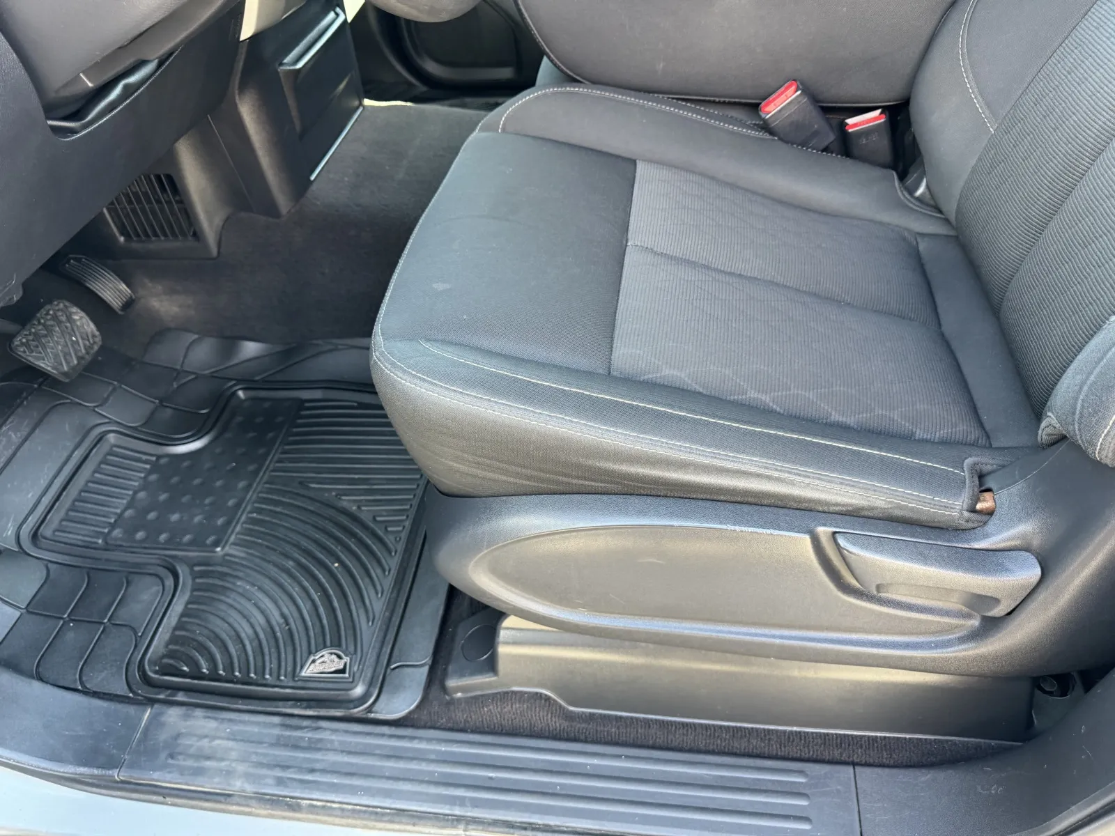 Nissan Titan photo 15