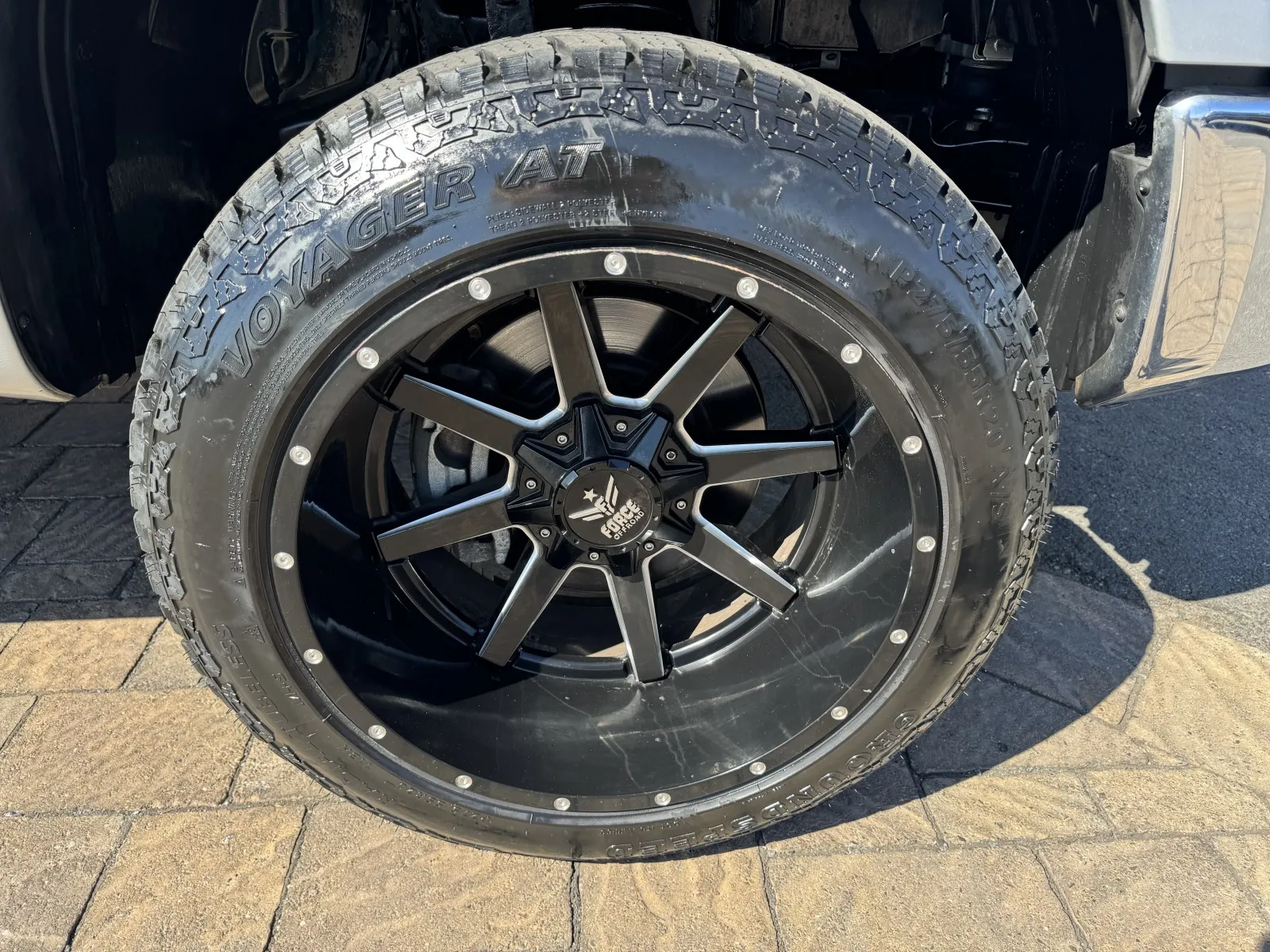 Nissan Titan photo 9