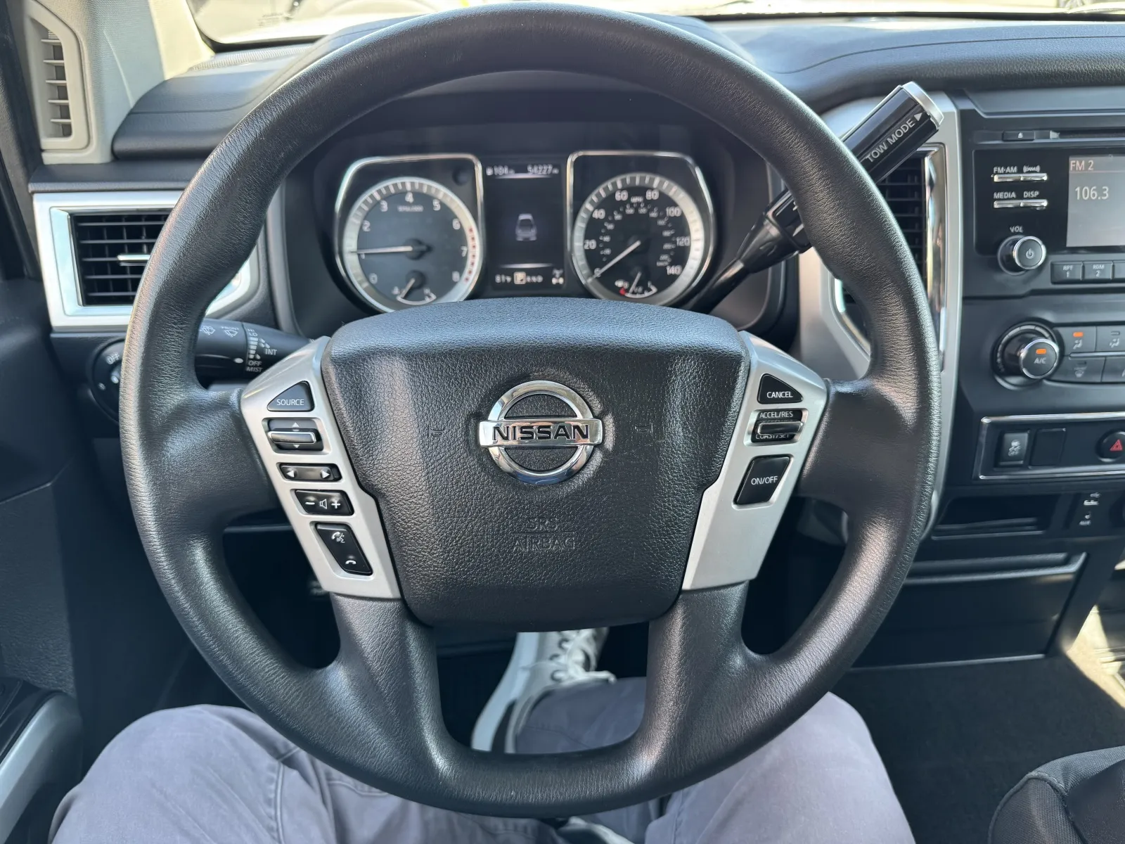 Nissan Titan photo 17