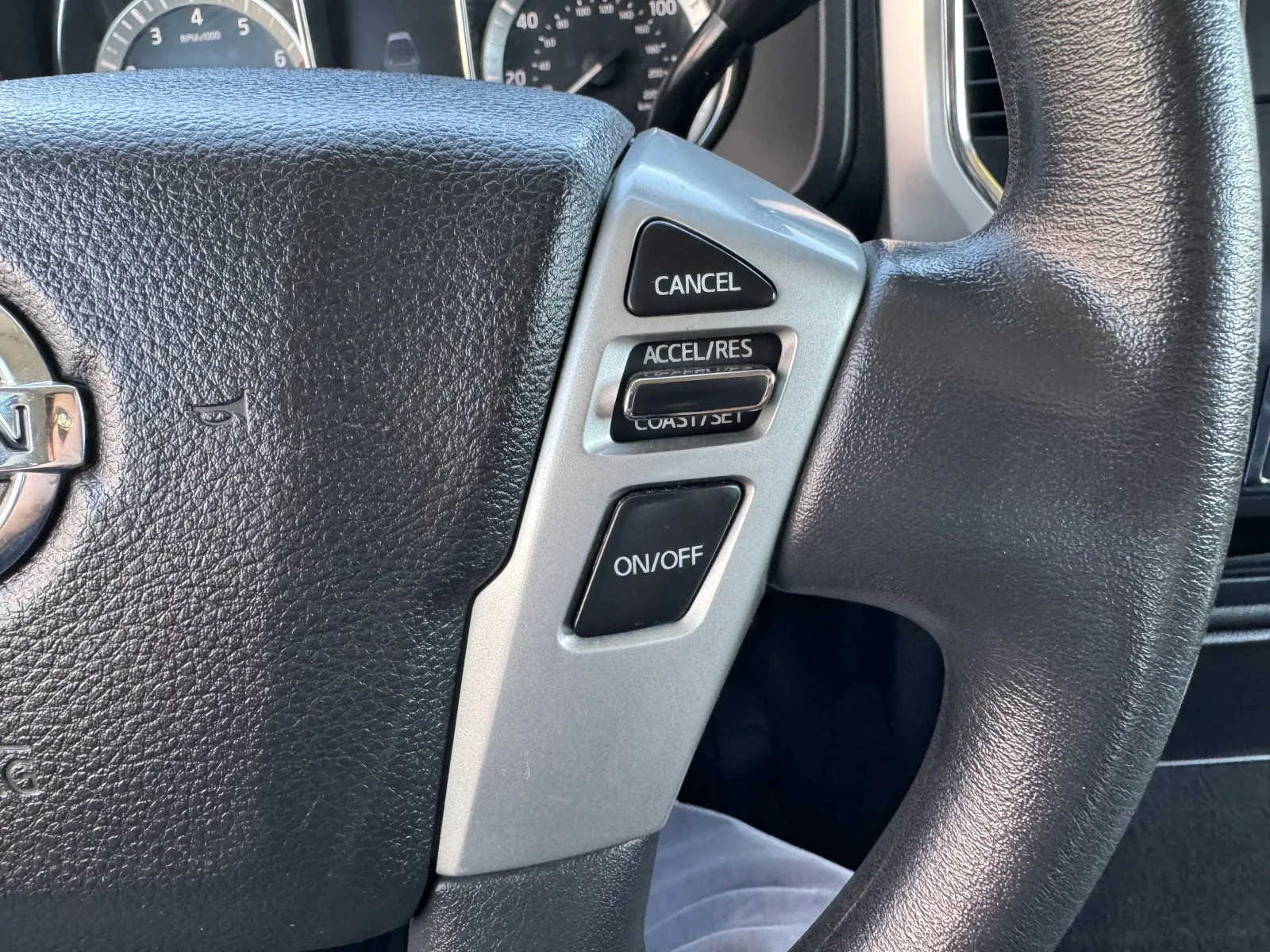 Nissan Titan photo 19