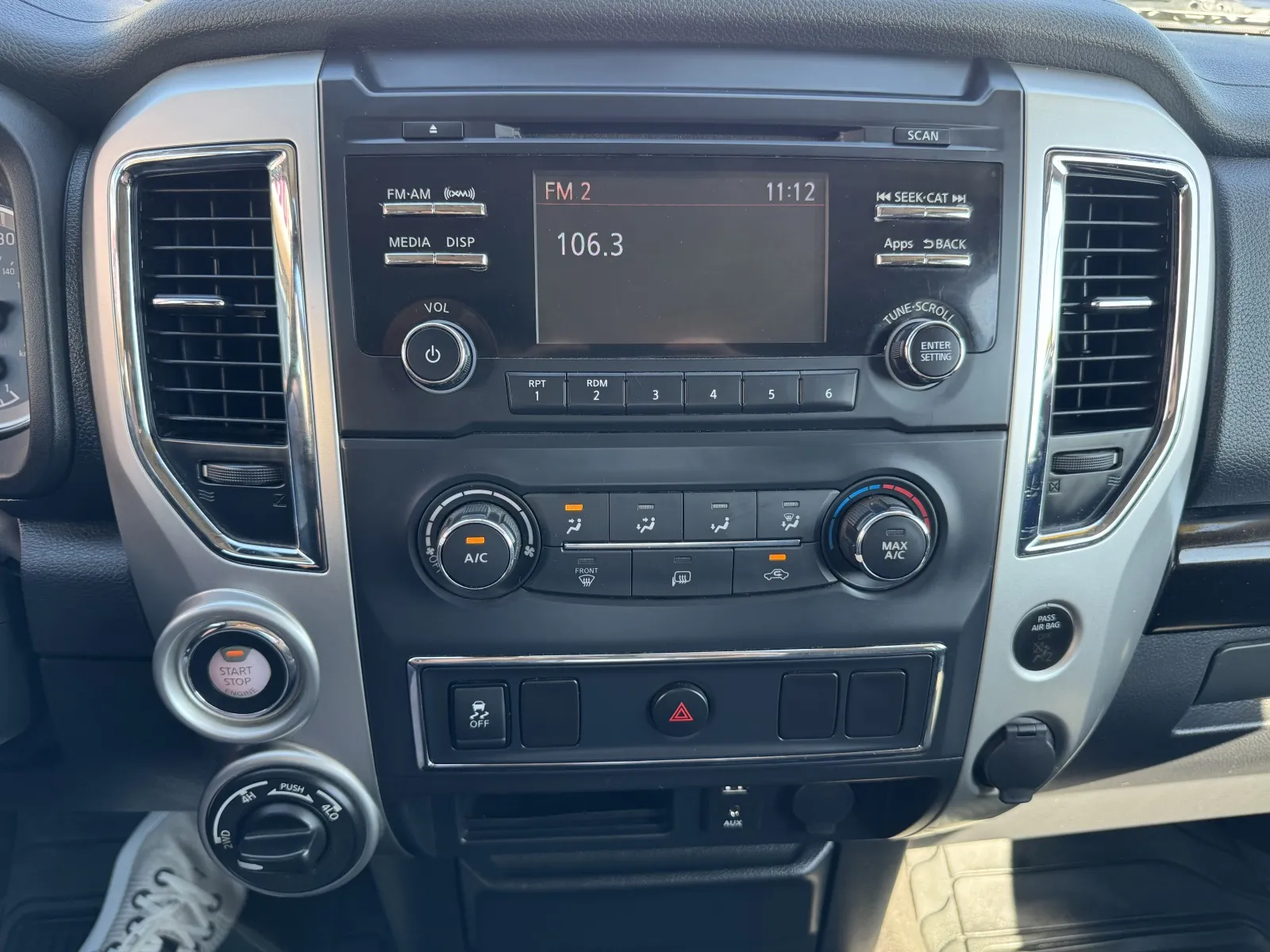 Nissan Titan photo 21