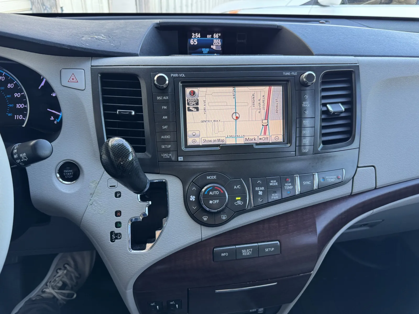 Toyota Sienna photo 17