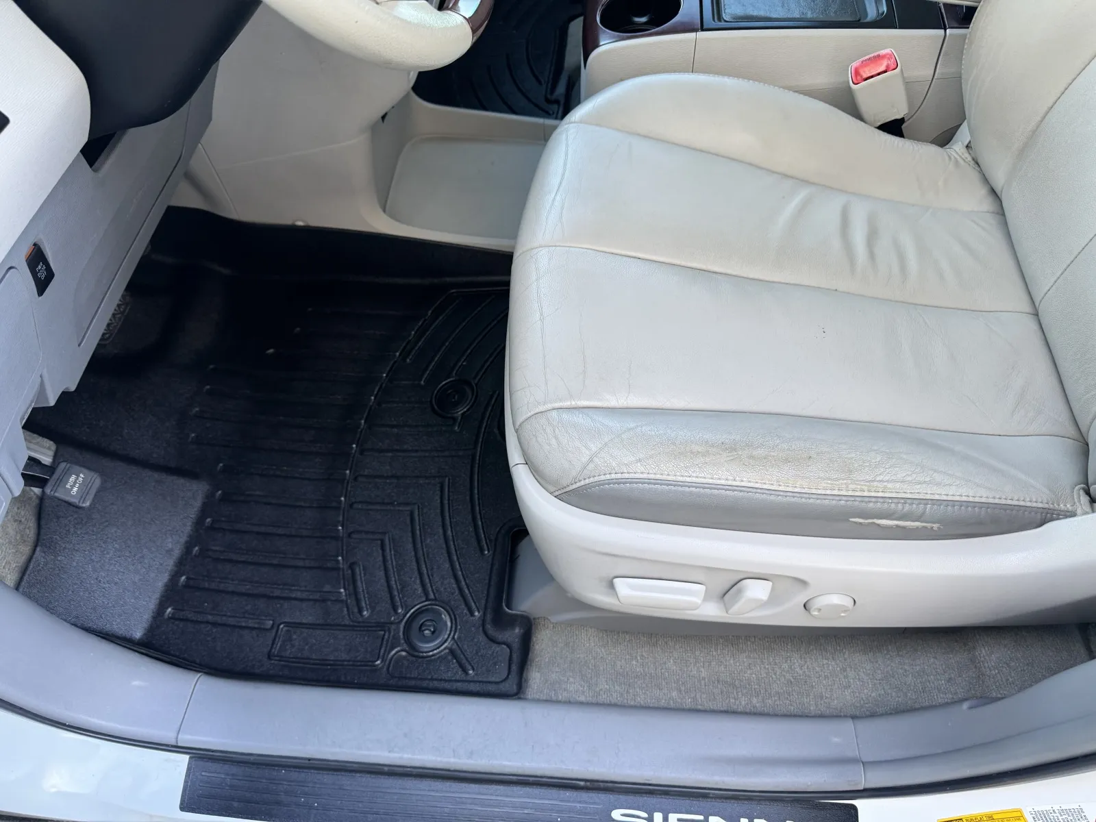 Toyota Sienna photo 11