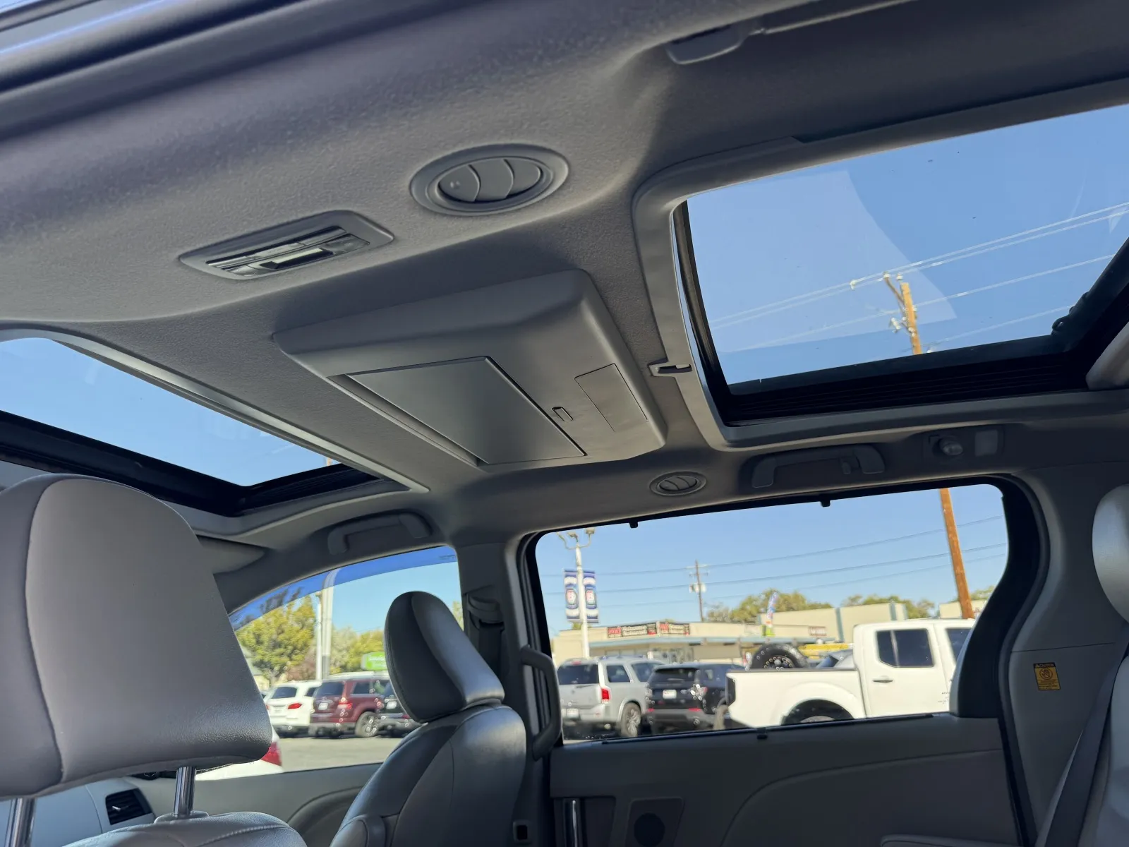 Toyota Sienna photo 28