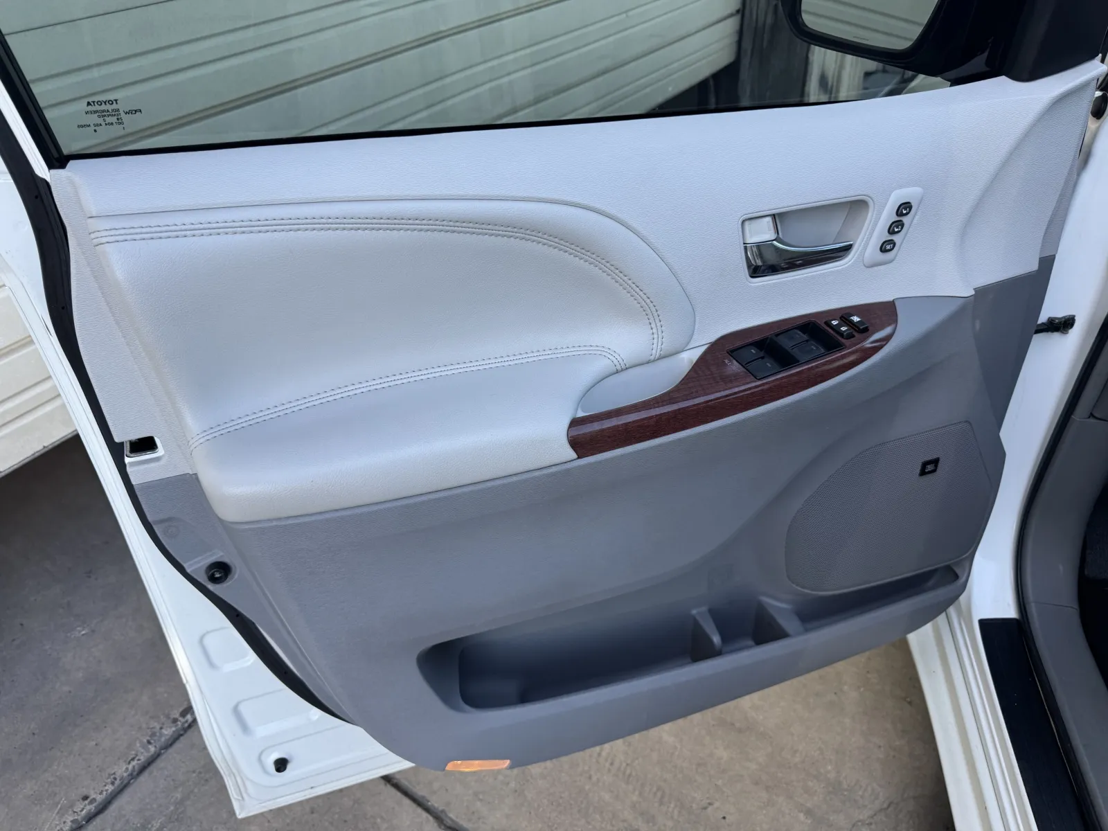 Toyota Sienna photo 10