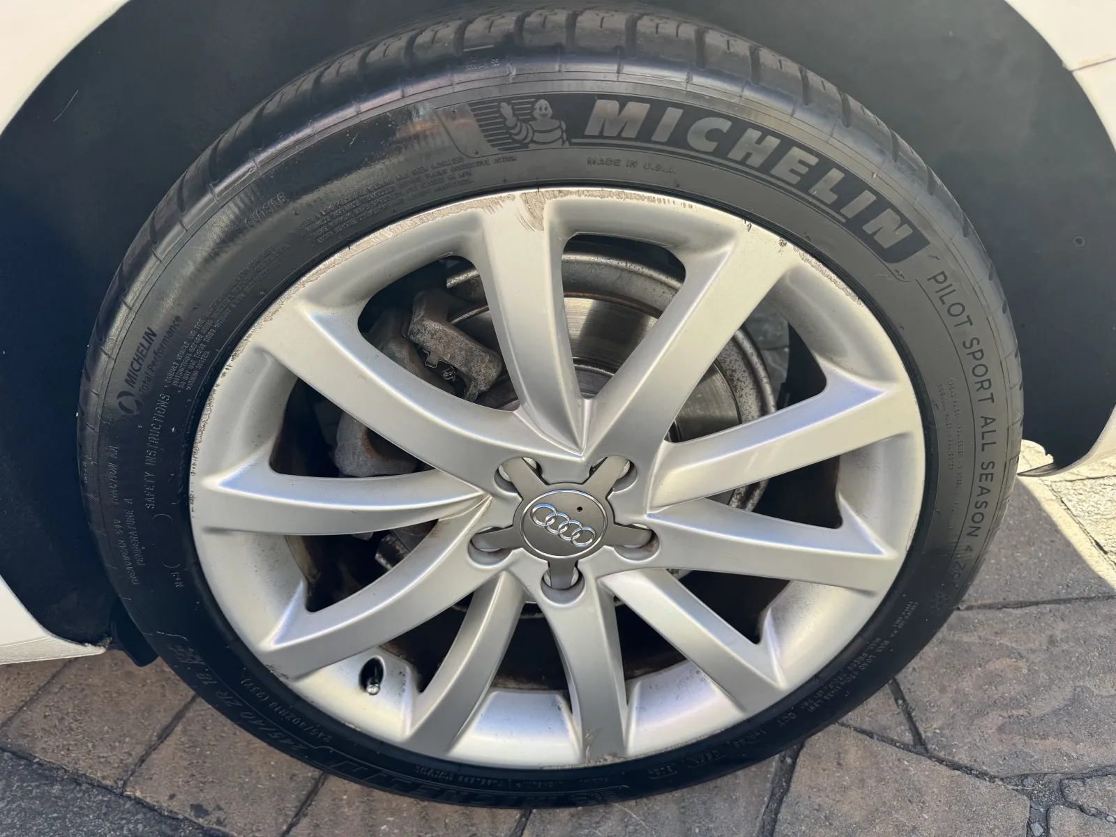 Audi A4 photo 11