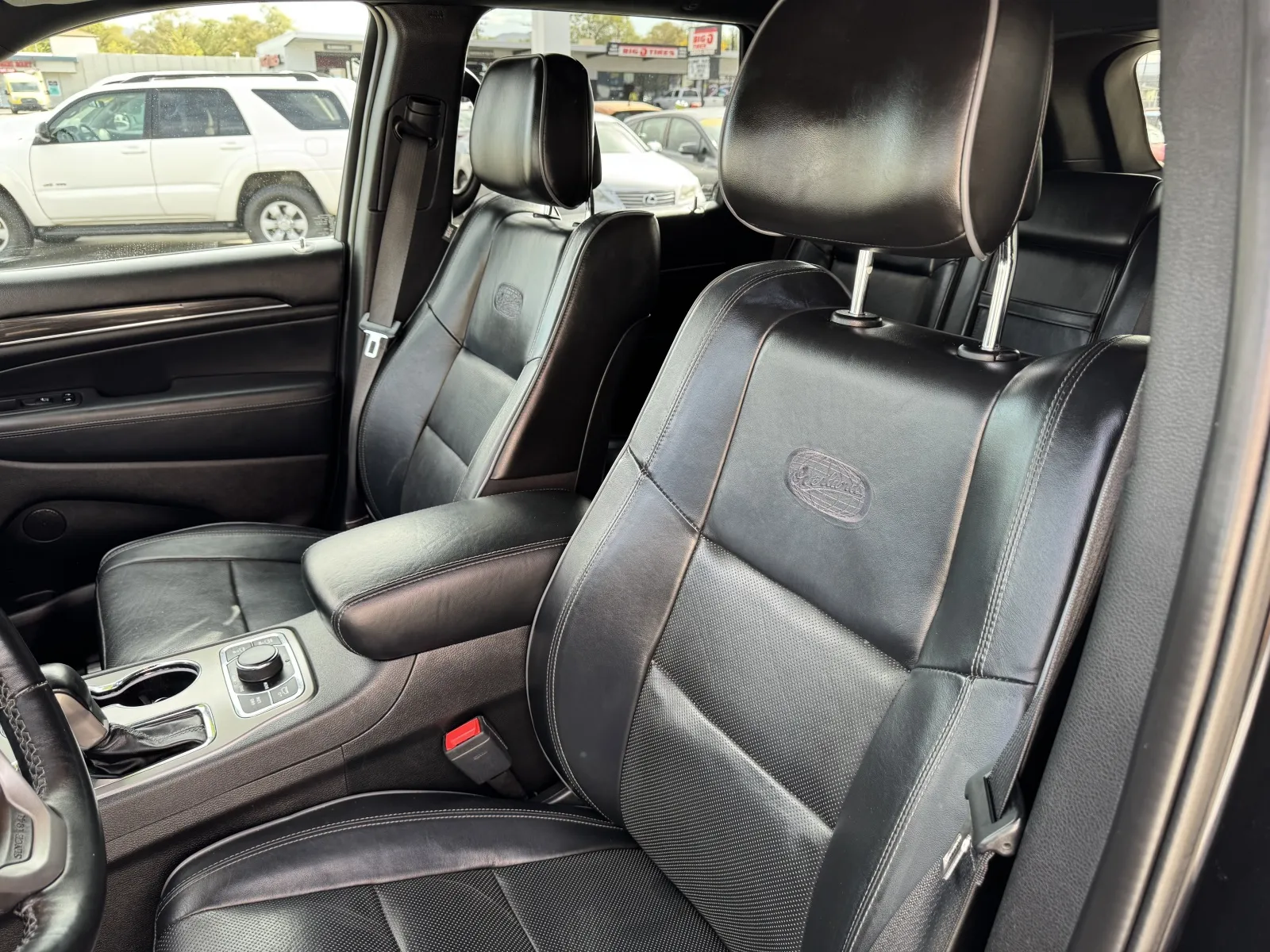 Jeep Grand Cherokee photo 21