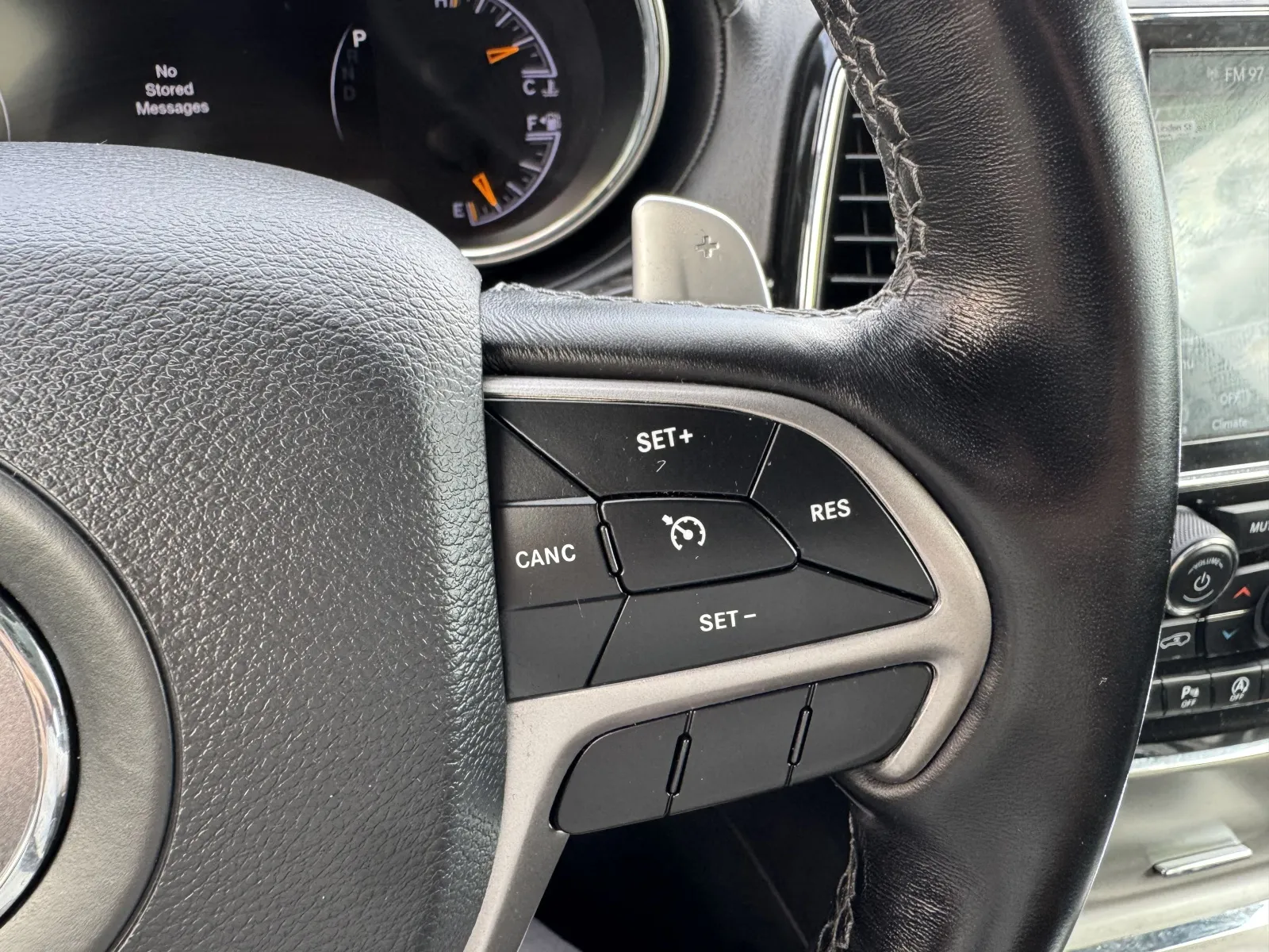 Jeep Grand Cherokee photo 26