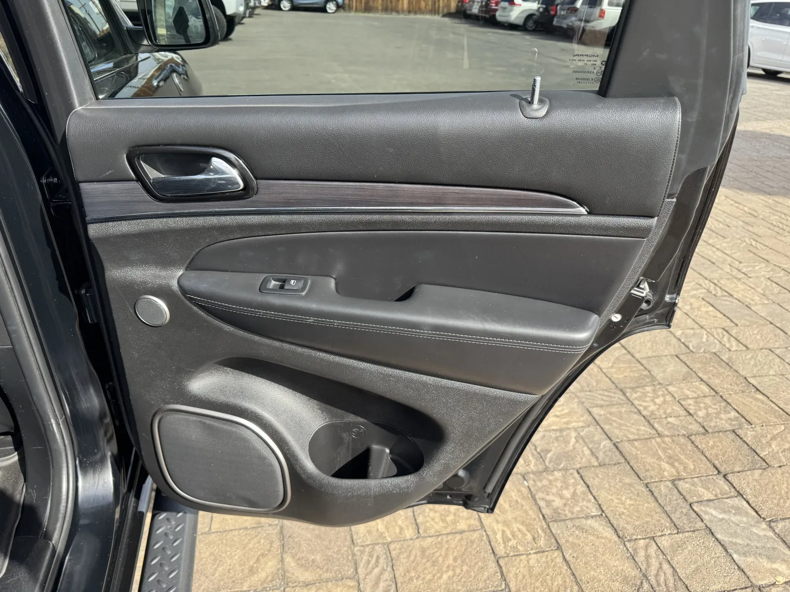 Jeep Grand Cherokee photo 38