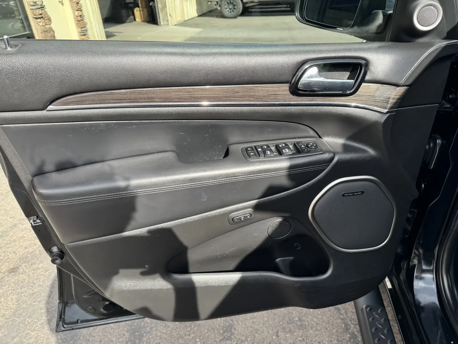 Jeep Grand Cherokee photo 19
