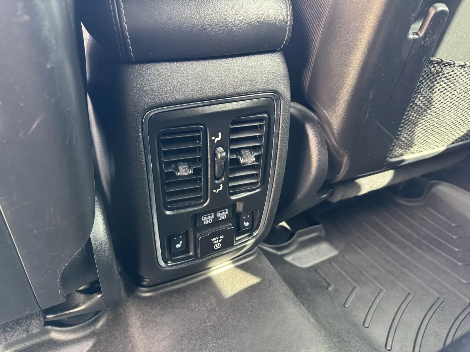 Jeep Grand Cherokee photo 37