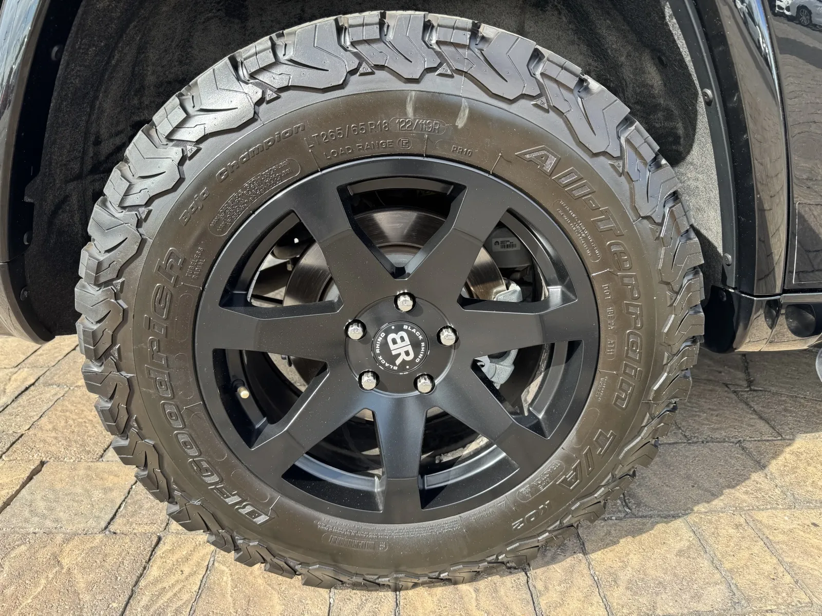 Jeep Grand Cherokee photo 11