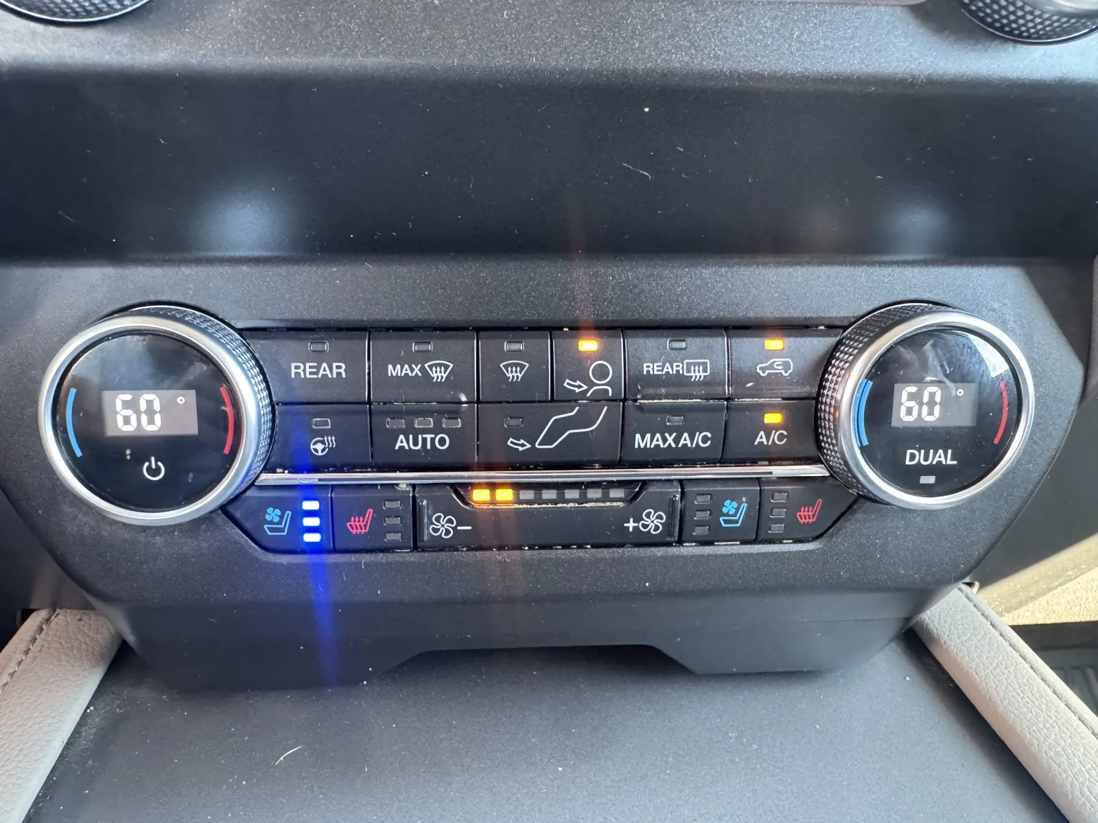 Ford Expedition photo 30