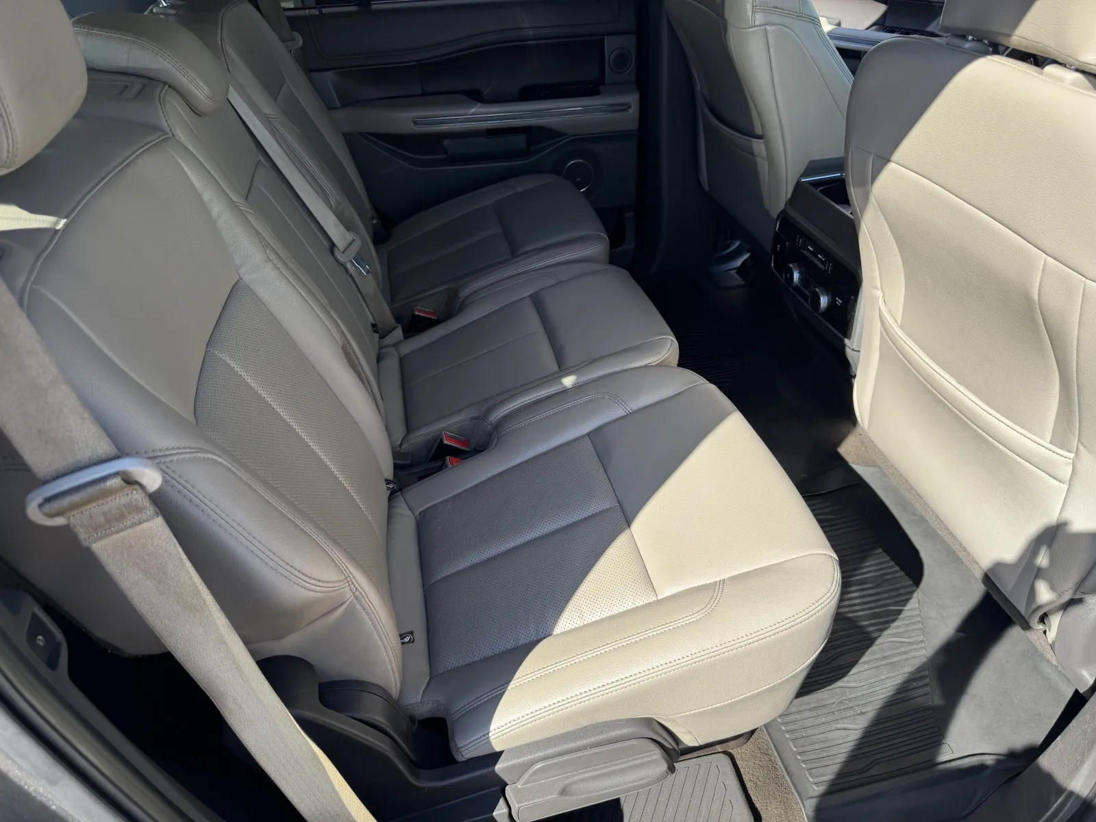 Ford Expedition photo 40