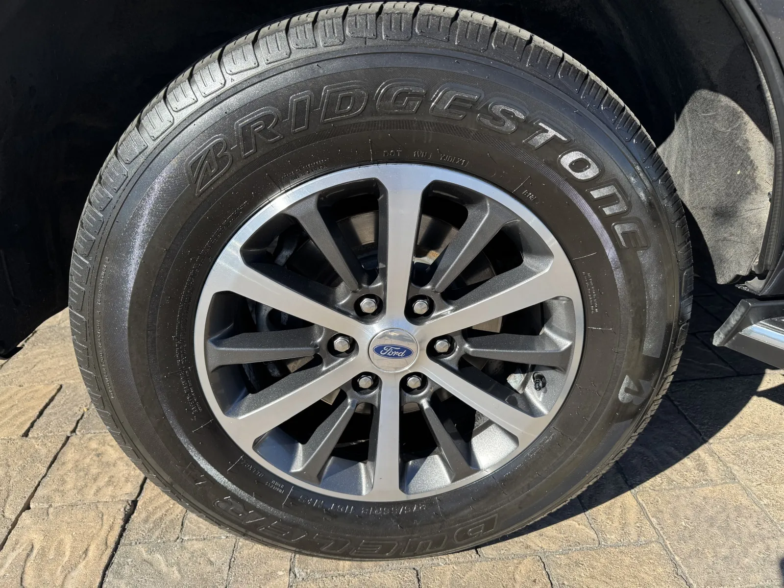 Ford Expedition photo 9