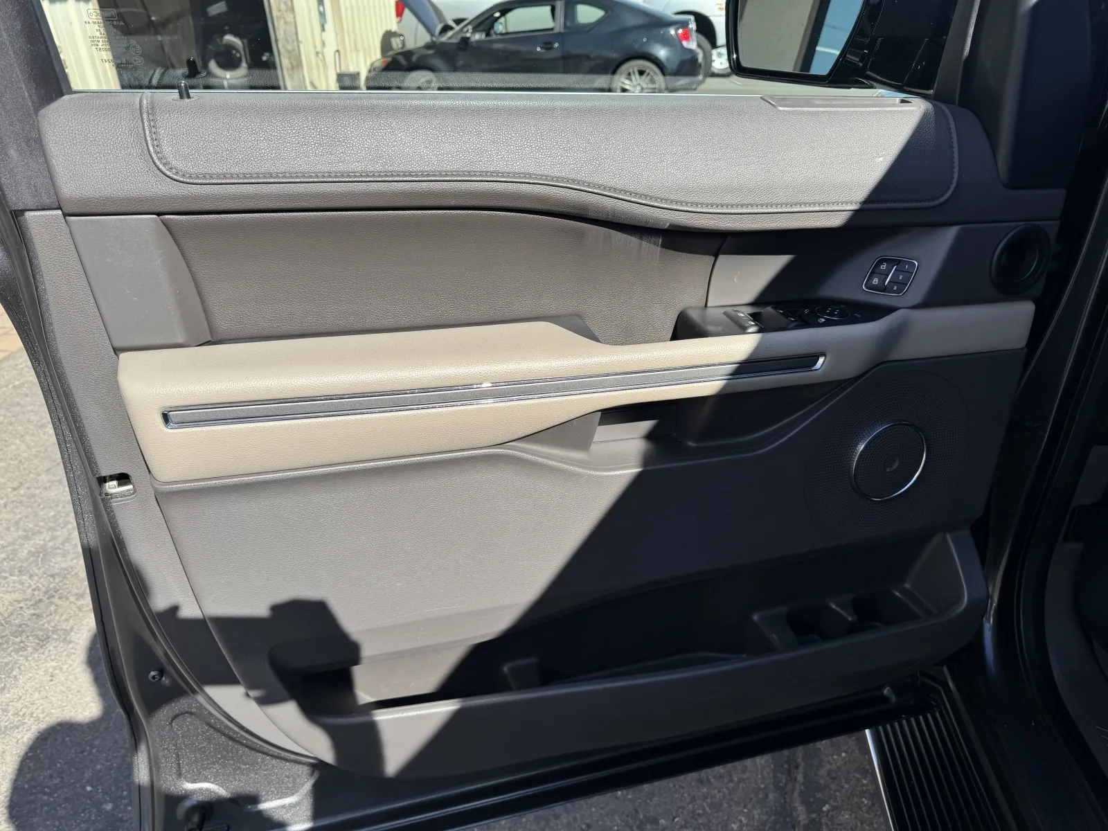 Ford Expedition photo 18