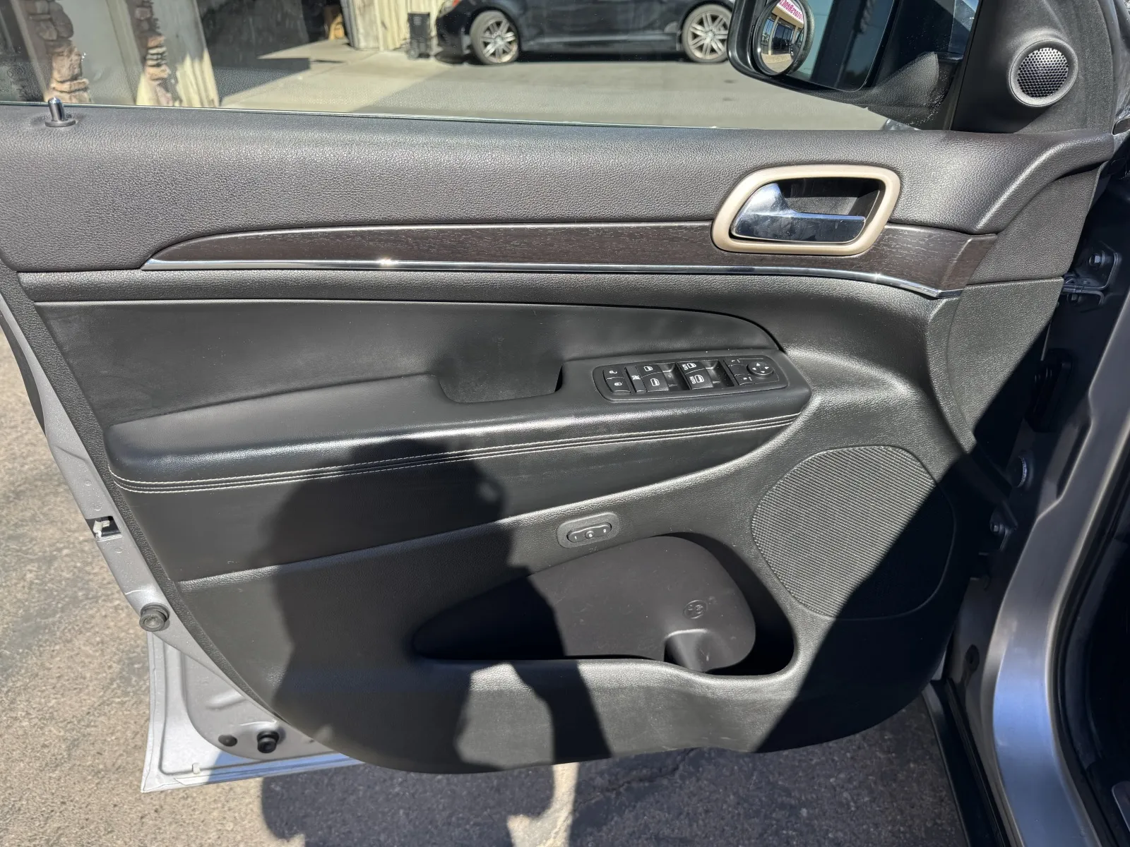Jeep Grand Cherokee photo 18
