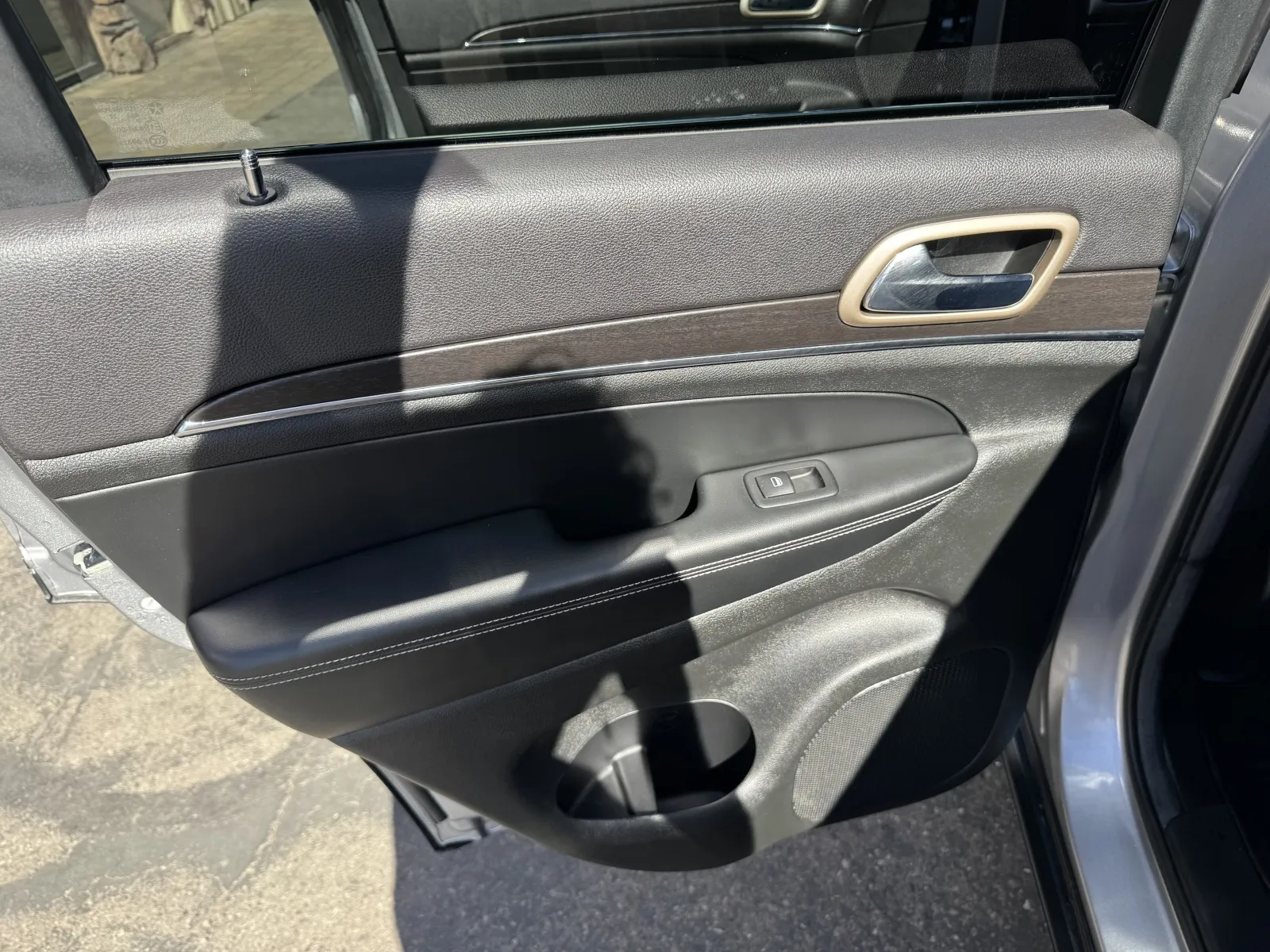 Jeep Grand Cherokee photo 35