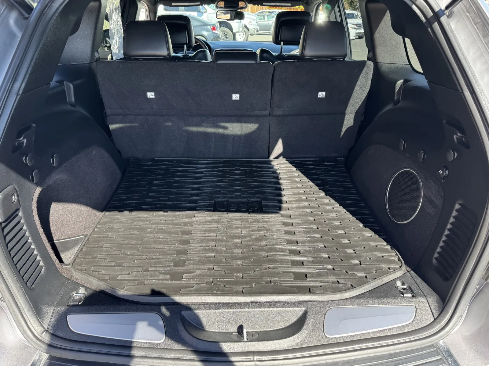 Jeep Grand Cherokee photo 40