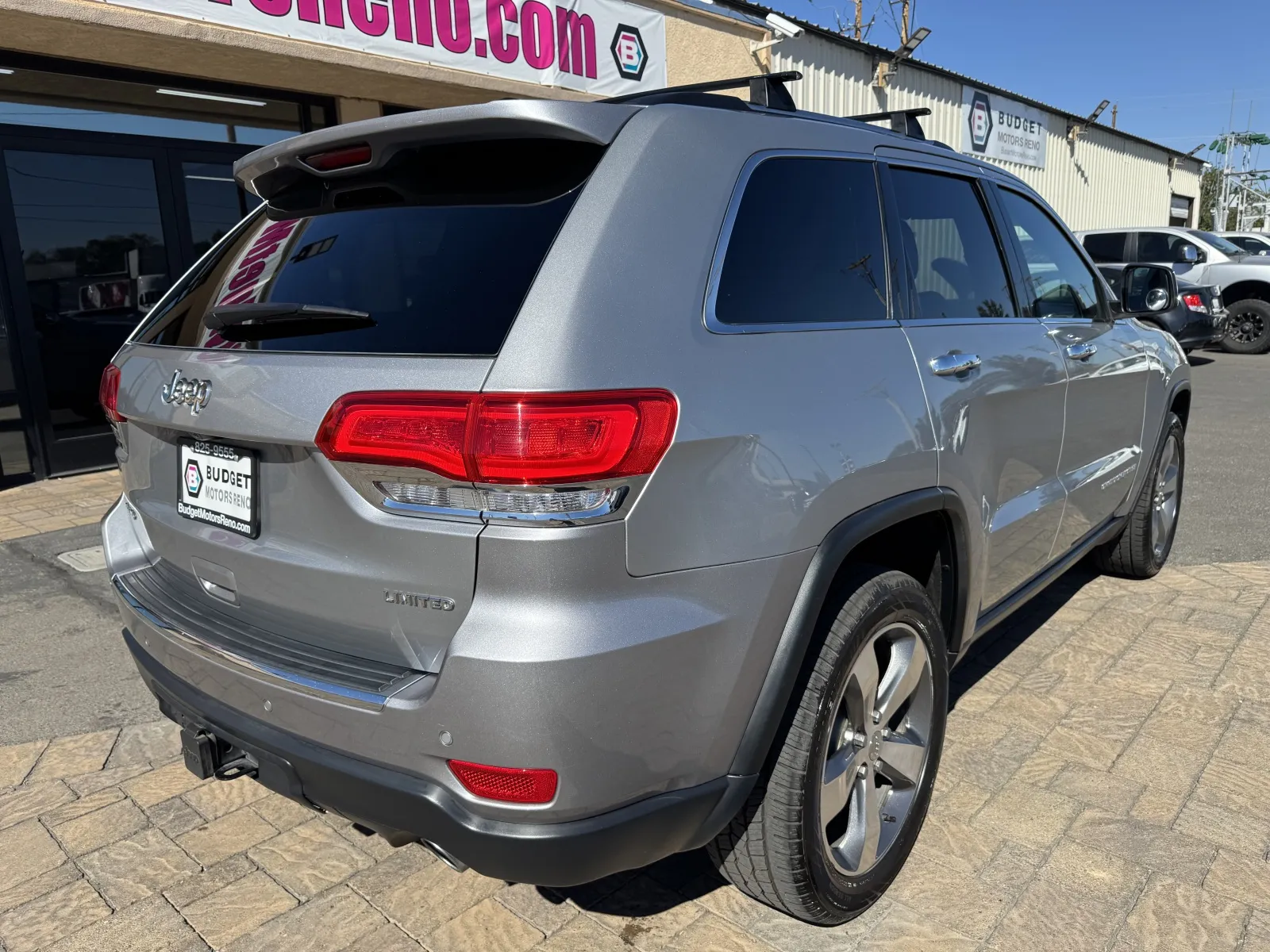 Jeep Grand Cherokee photo 2