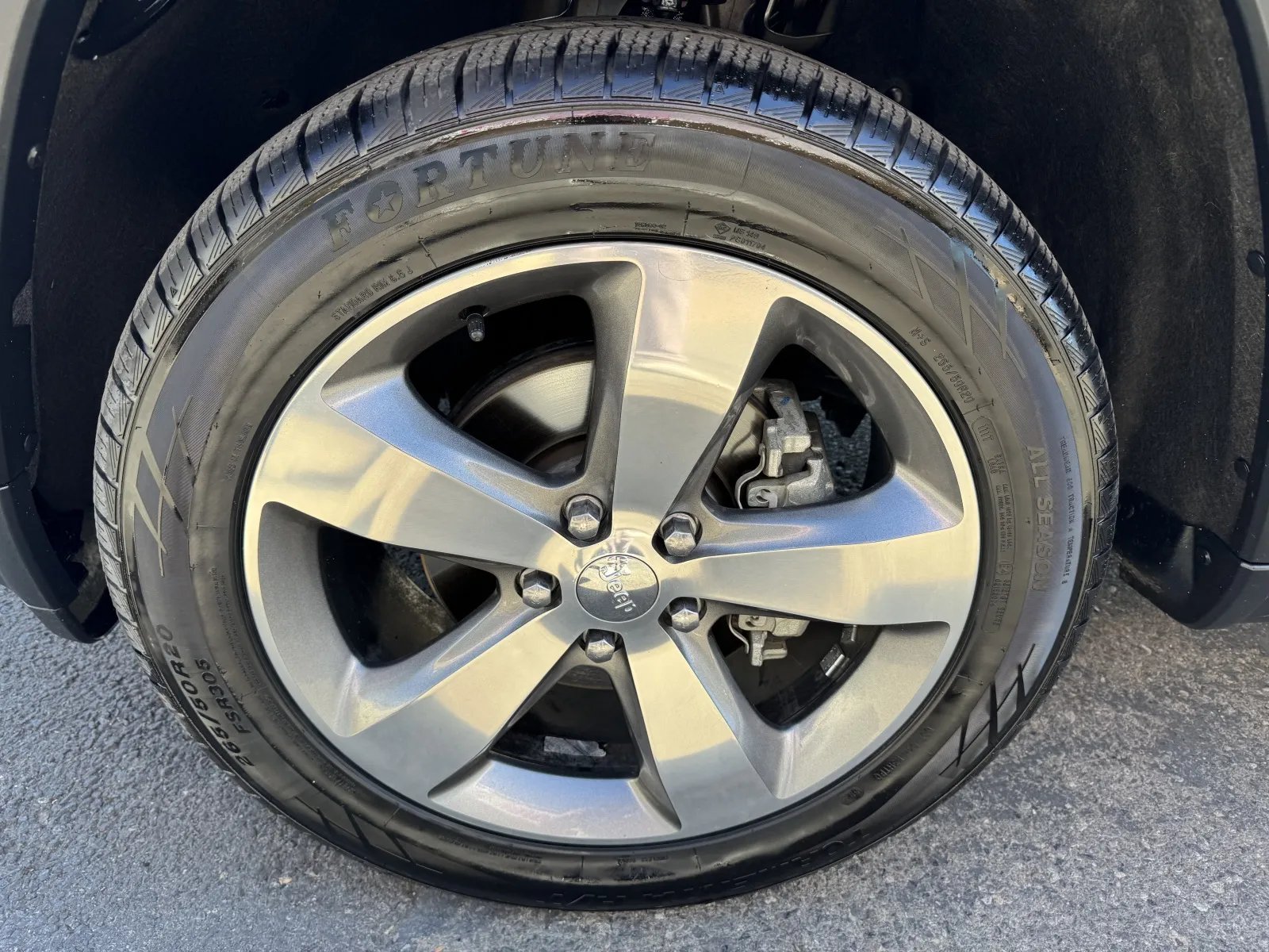 Jeep Grand Cherokee photo 15