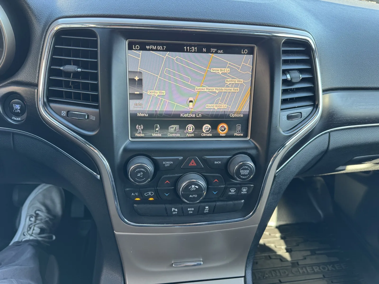 Jeep Grand Cherokee photo 27