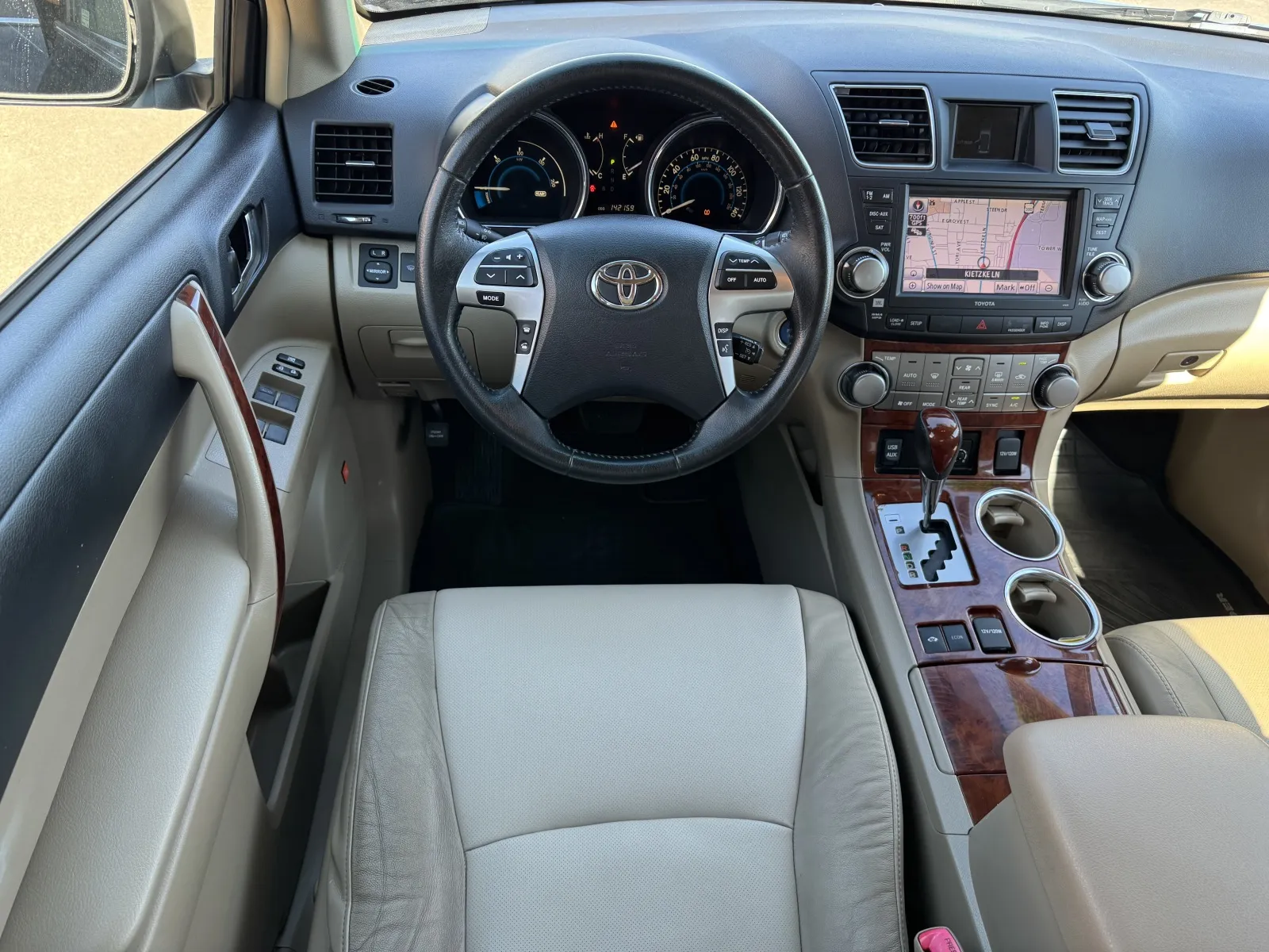 Toyota Highlander photo 8