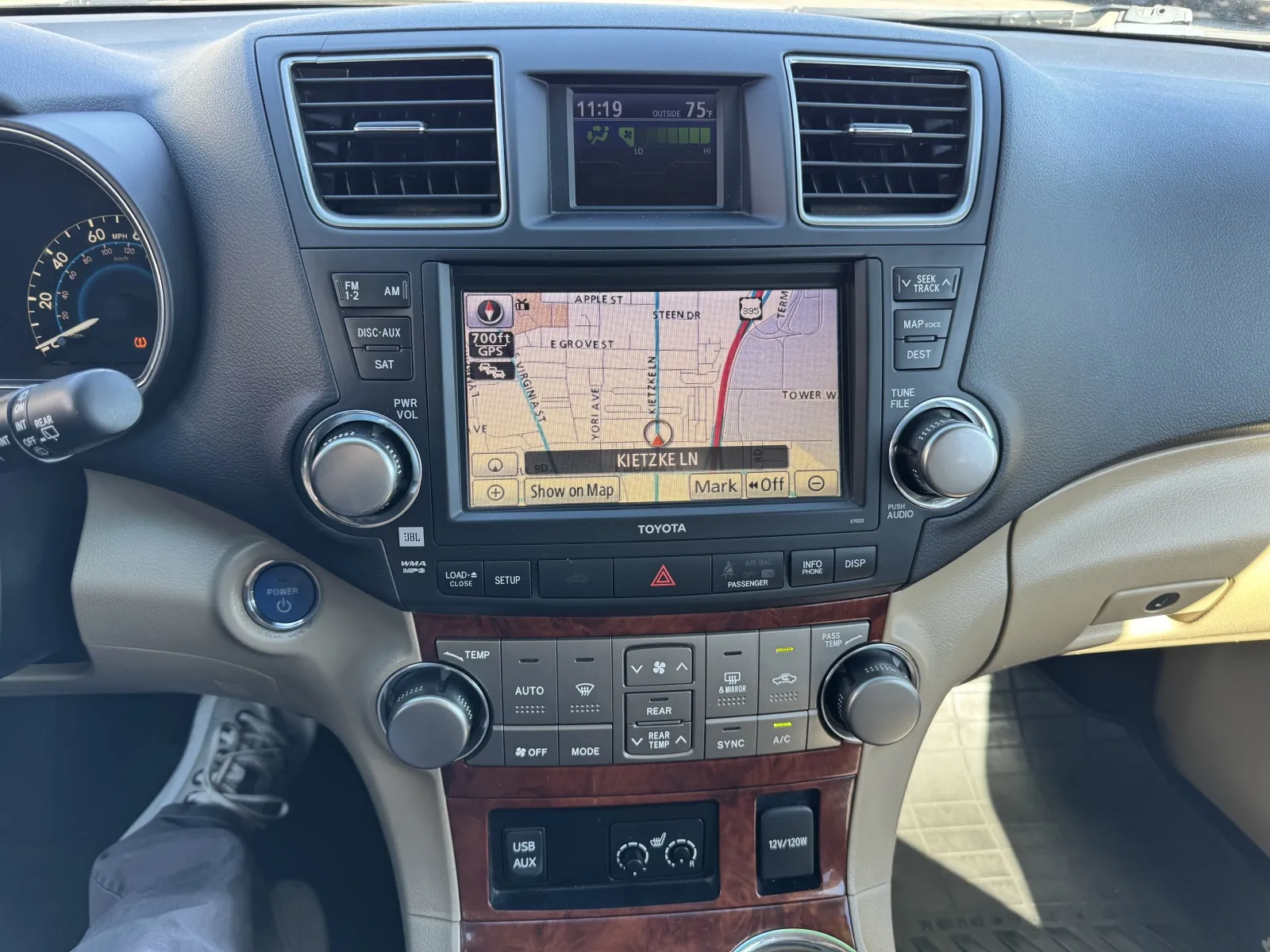 Toyota Highlander photo 18