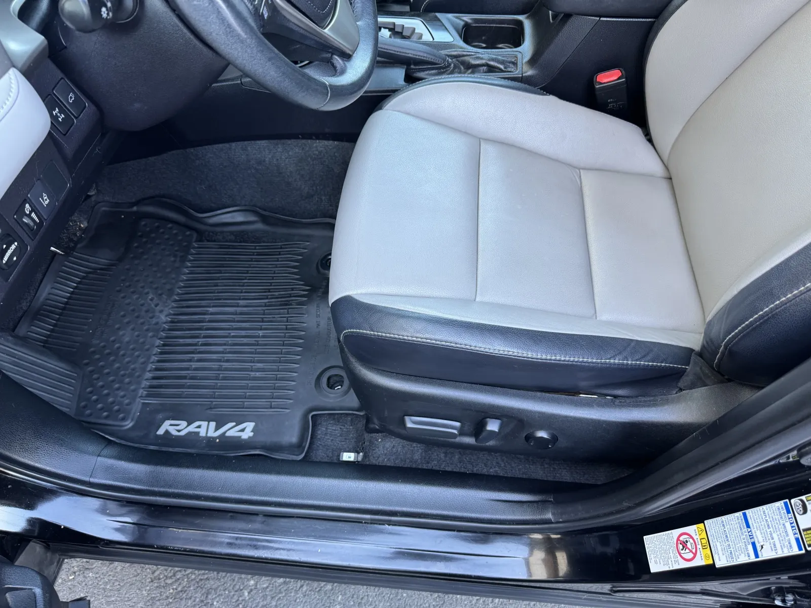 Toyota RAV4 photo 17