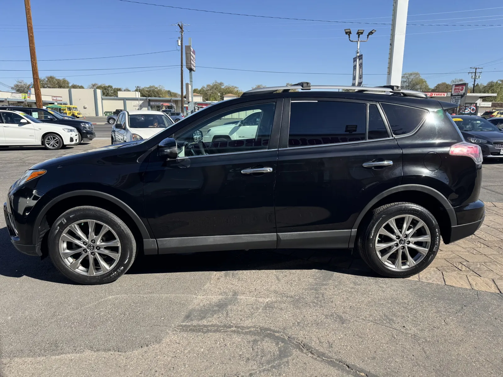 Toyota RAV4 photo 3
