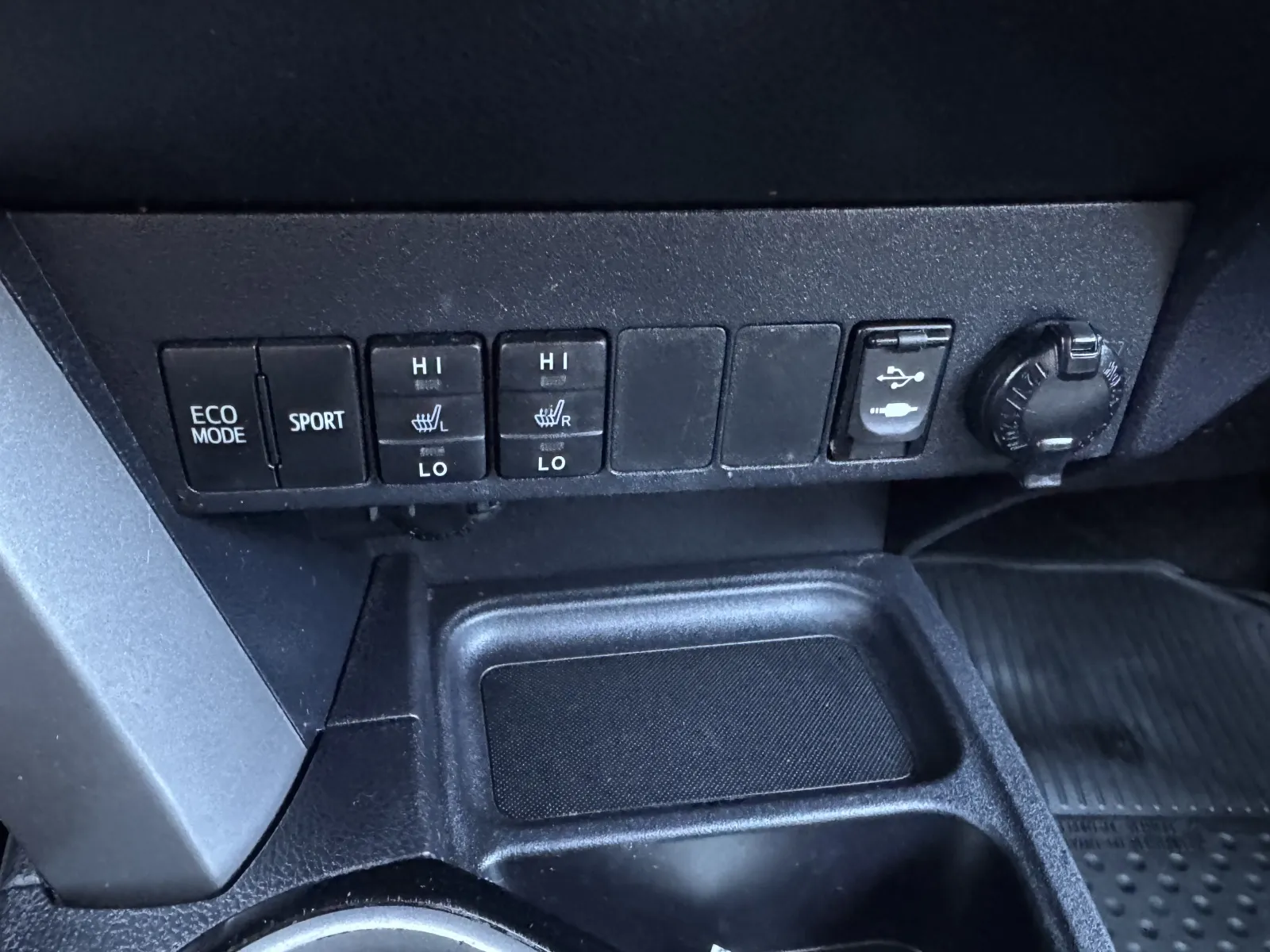 Toyota RAV4 photo 29
