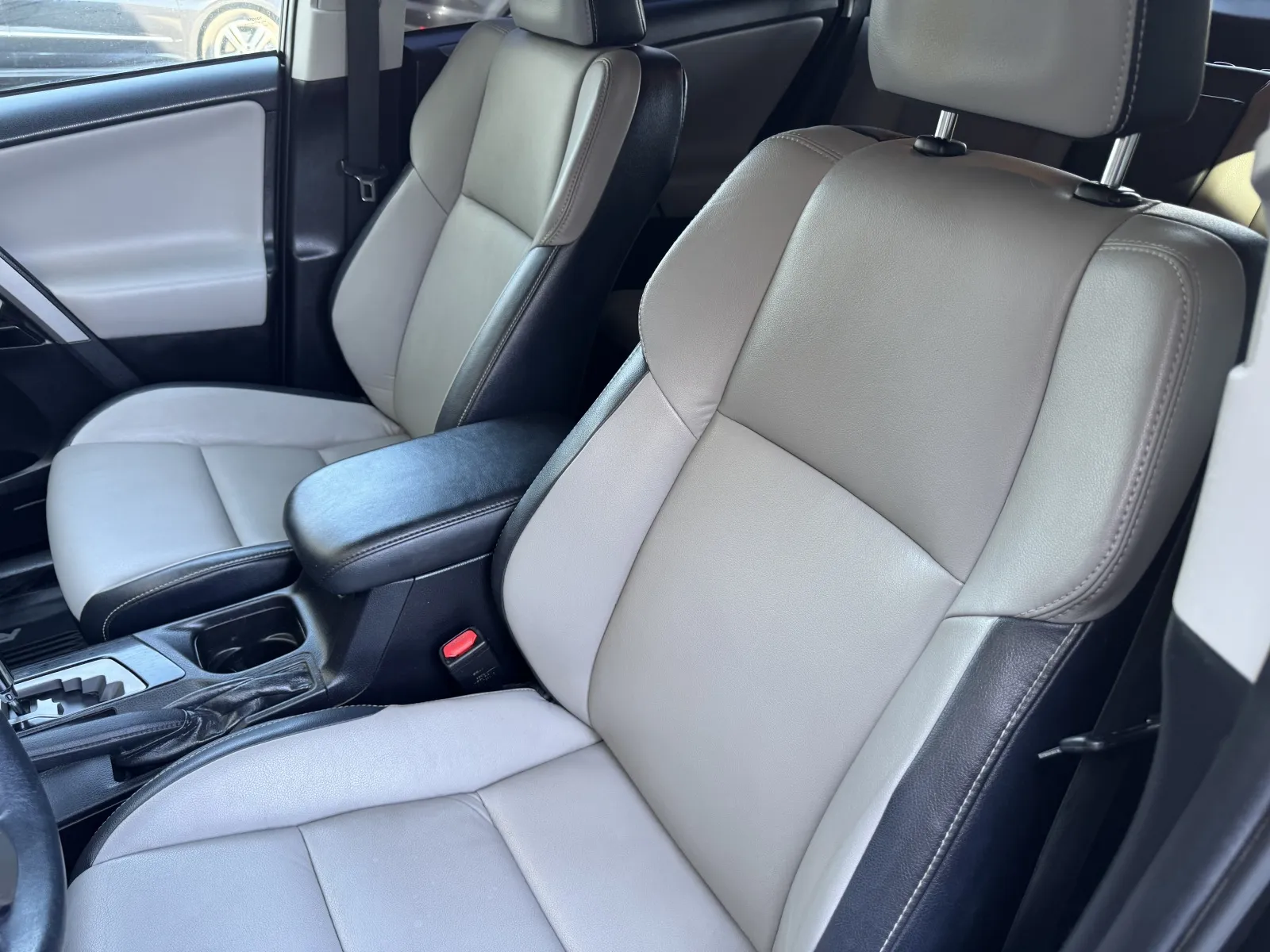 Toyota RAV4 photo 18