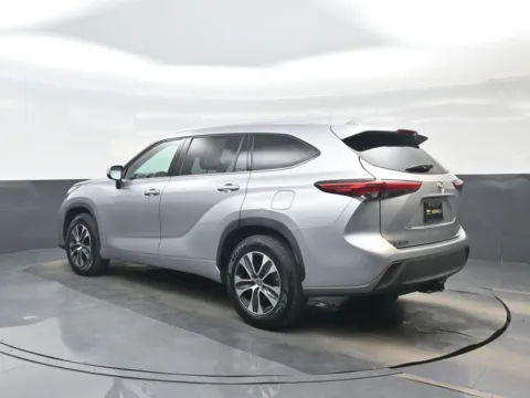 More photos of 2020 Toyota Highlander XLE at Bob Mills Chevrolet, SC