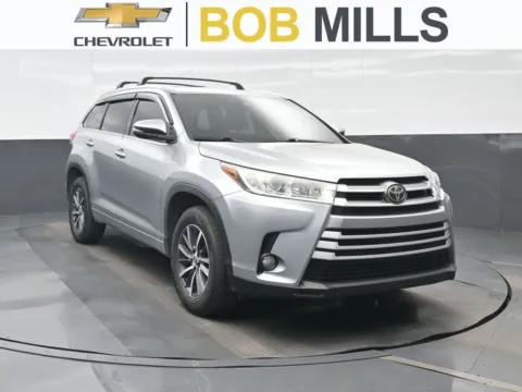 Silver 2018 Toyota Highlander XLE for sale in Darlington, SC