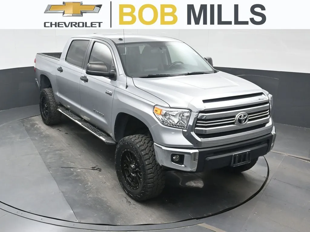 Silver 2017 Toyota Tundra SR5 for sale in Darlington, SC