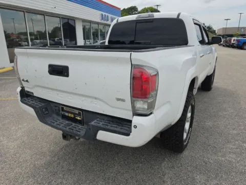 More photos of 2017 Toyota Tacoma Limited at Bob Mills Chevrolet, SC