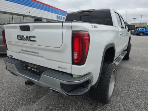 More photos of 2021 GMC Sierra 1500 SLT at Bob Mills Chevrolet, SC