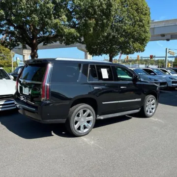 Another view of 2018 Cadillac Escalade Premium Luxury for sale in Darlington, SC at Bob Mills Chevrolet