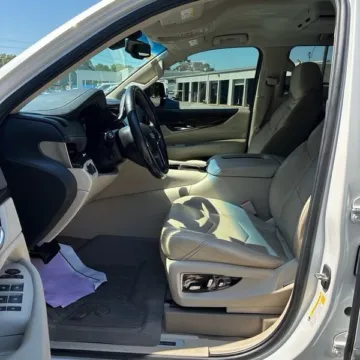 More photos of 2019 Cadillac Escalade at Bob Mills Chevrolet, SC
