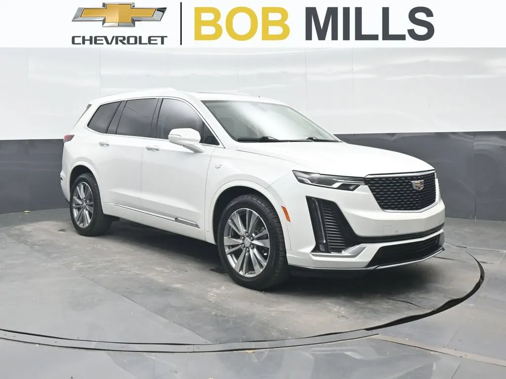 White 2022 Cadillac XT6 Premium Luxury for sale in Darlington, SC