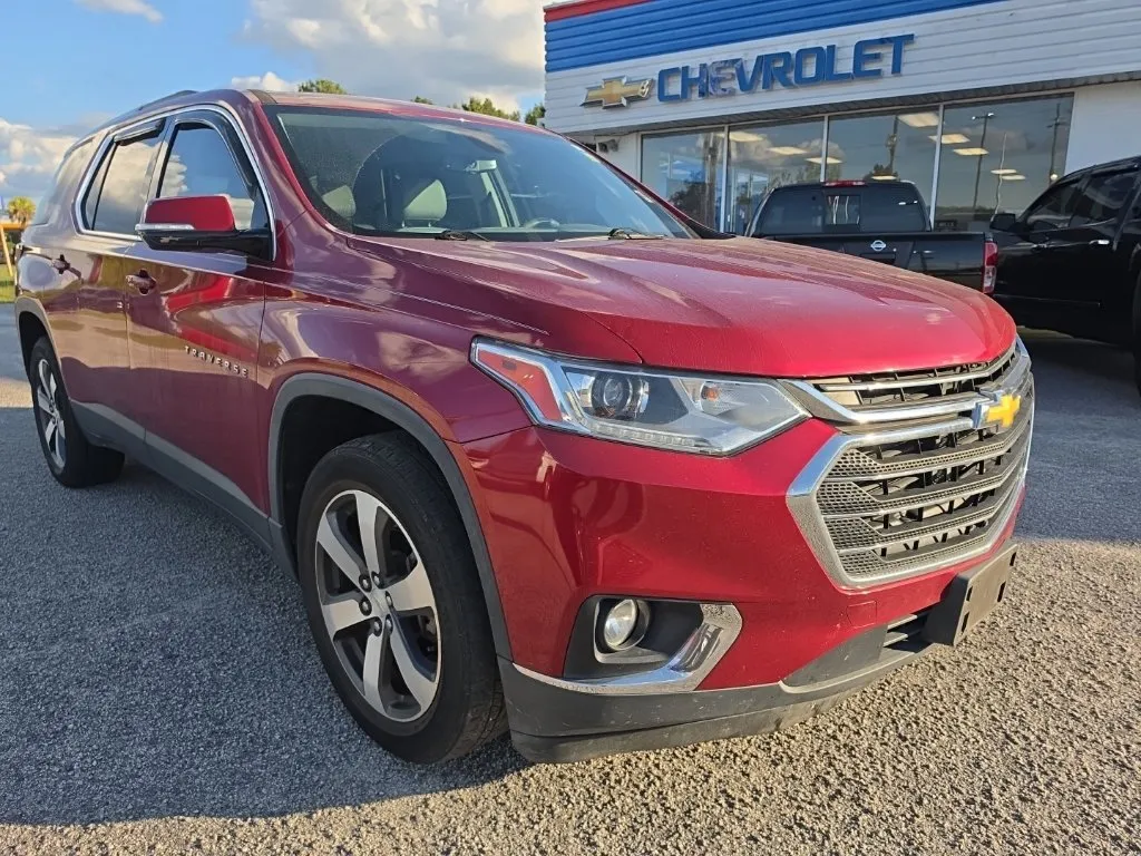 Red 2018 Chevrolet Traverse 3LT for sale in Darlington, SC