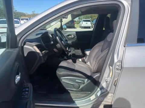 More photos of 2015 Jeep Cherokee Latitude at Bob Mills Chevrolet, SC