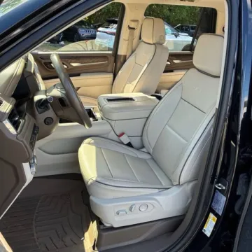 More photos of 2022 GMC Yukon Denali at Bob Mills Chevrolet, SC