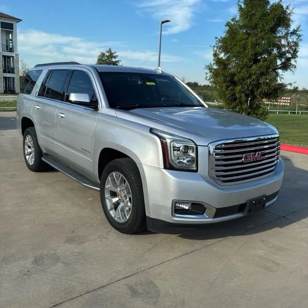 Silver 2020 GMC Yukon SLT Standard Edition for sale in Darlington, SC
