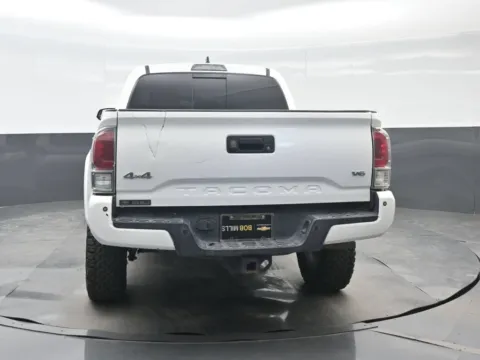 More photos of 2017 Toyota Tacoma Limited at Bob Mills Chevrolet, SC